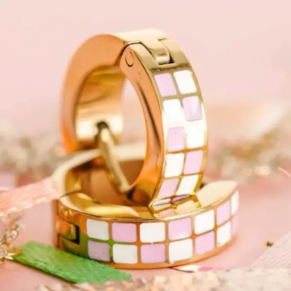 Pink/White Checkered Huggies