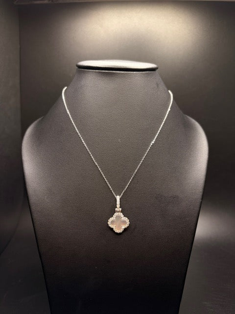 Sterling SIlver Clover Mother Of Pearl Necklace with Moissanite