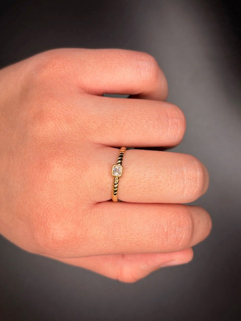 Gold-Filled Twisted Cz Ring