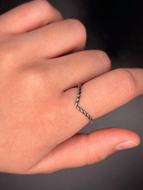 Sterling Silver V Rope Ring