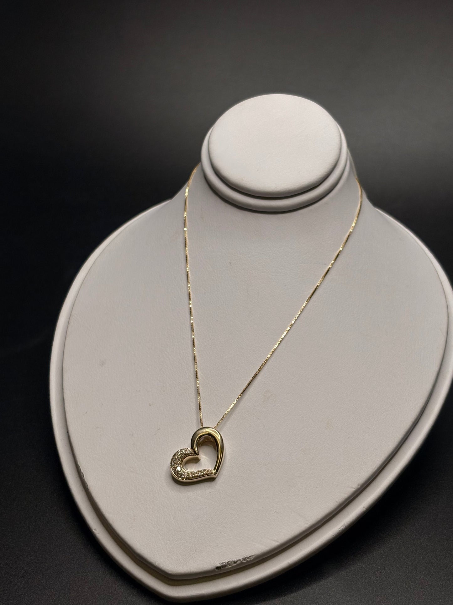 14kt Yellow Gold Natural Diamond Heart Necklace